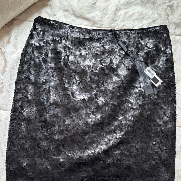549. Elie Tahari Alexis Sequined‎ Skirt Size 8 NWT $298 retail - Picture 1 of 7